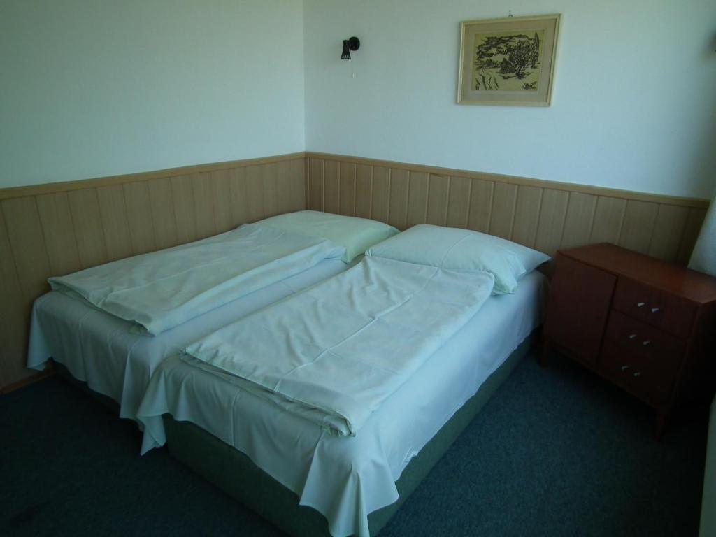 Touring Hotel Agard Gárdony Quarto foto